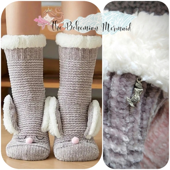 🍒NWT🍒 SNOW BUNNY NONSLIP SLIPPER SOCKS - Picture 2 of 11